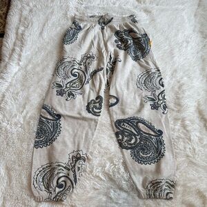 Men’s Urban Outfitters Exploded Paisley Print Sweatpant In Grey